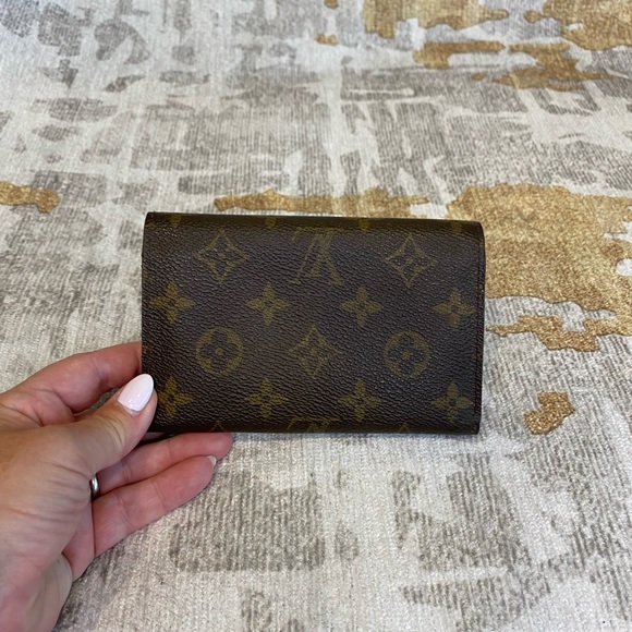 Louis Vuitton Porte Tresor Wallet in Monogram - Picture 6 of 12